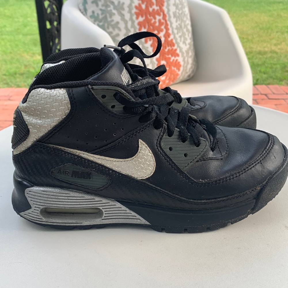 Nike Air Max Pro 90 size 5.5 Youth
